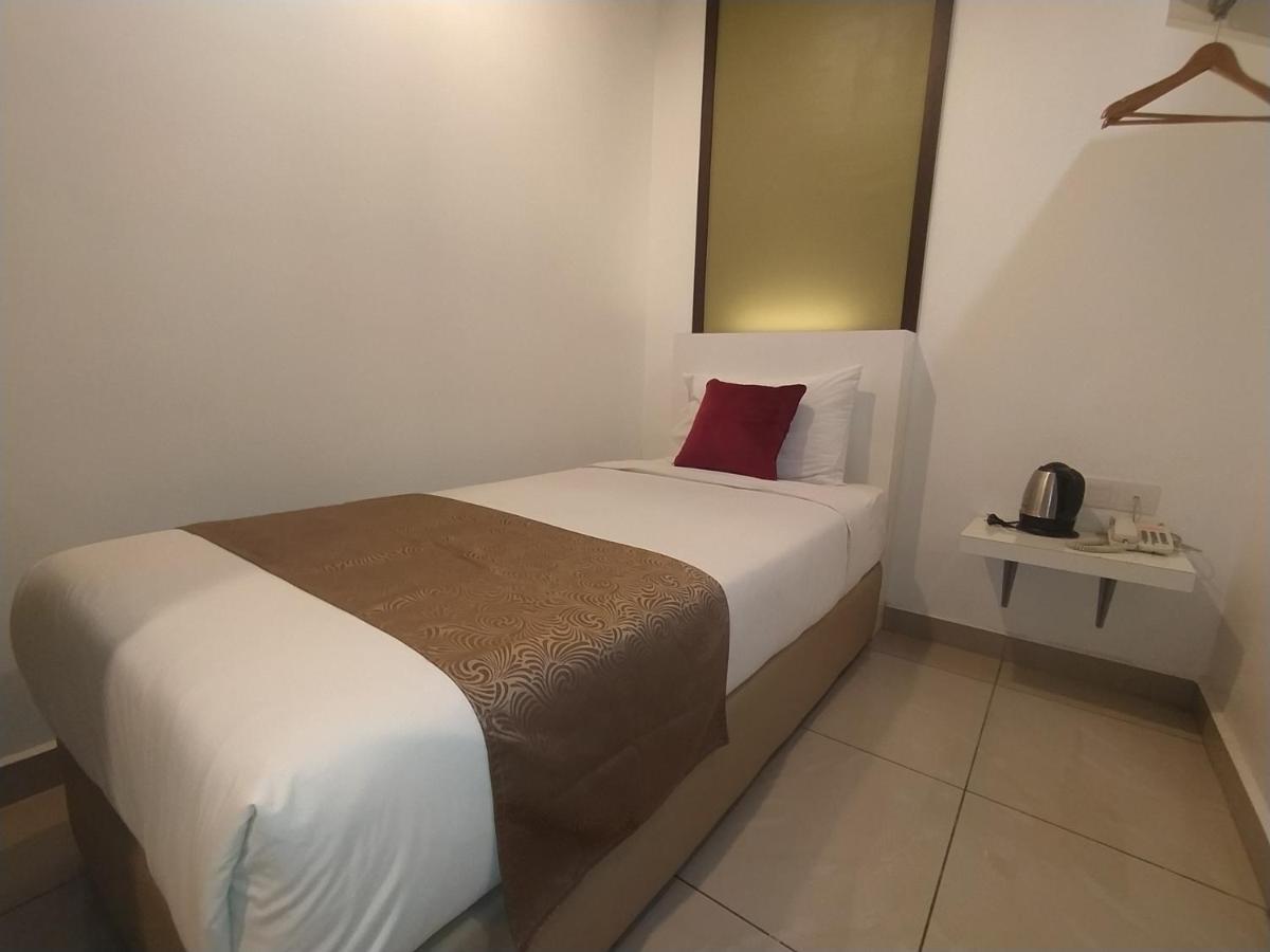 เครสเซนโด บูติก โฮเทล Hotel Hock Lam Village ภายนอก รูปภาพ